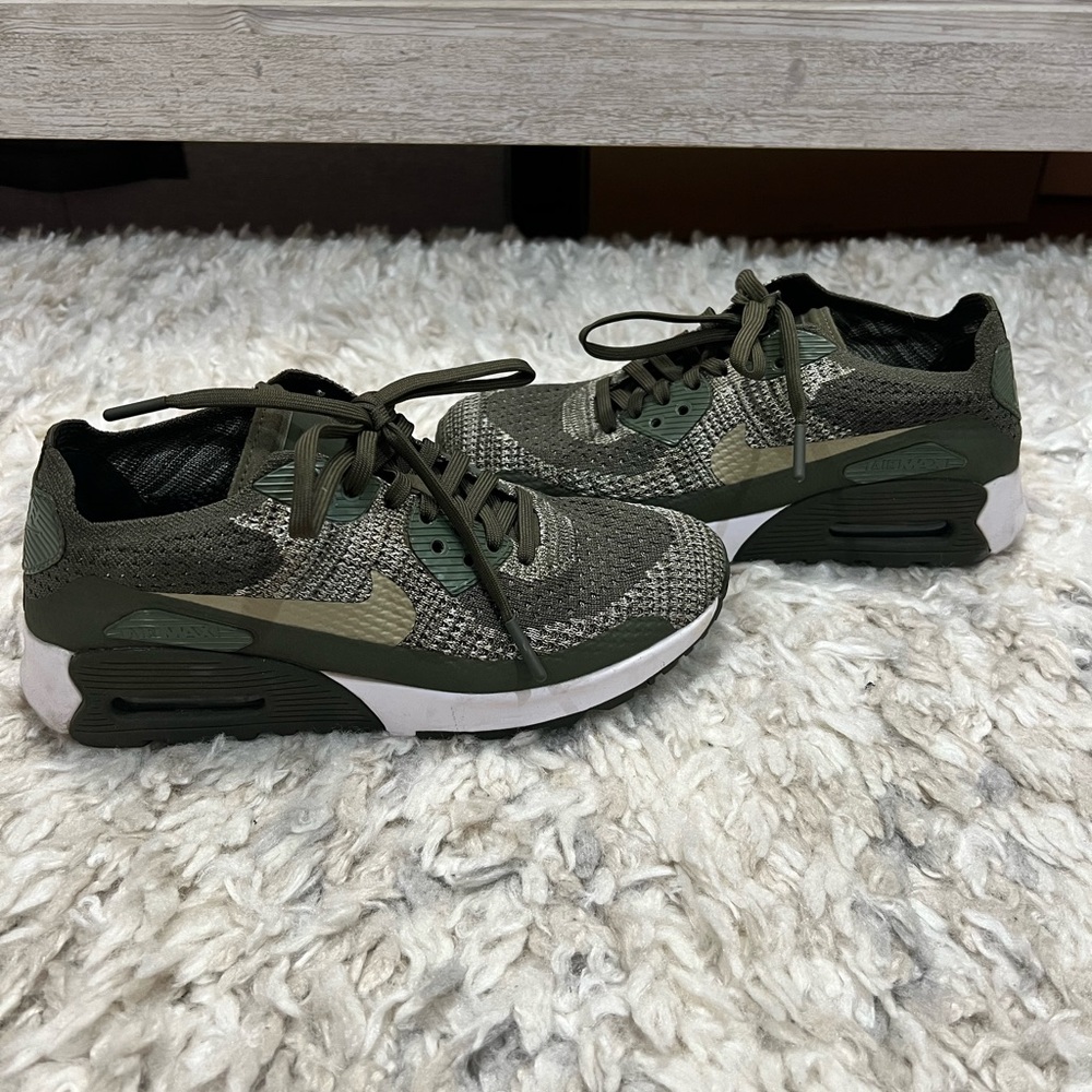 Nike Air Max 90 Flyknit